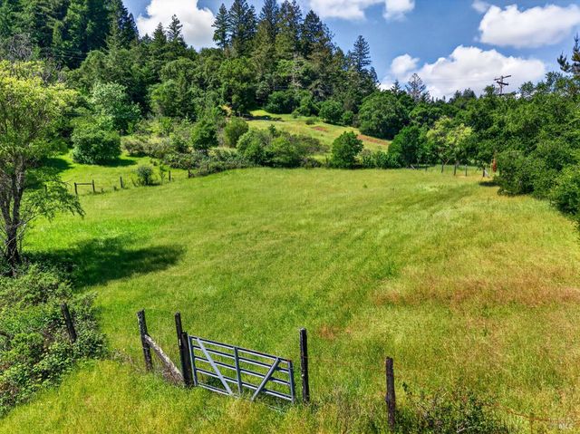 2348 Mill Creek Ln, Healdsburg, CA 95448