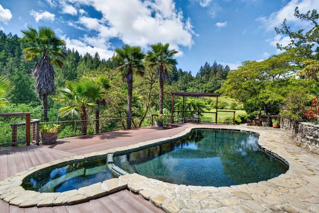 2348 Mill Creek Ln, Healdsburg, CA 95448