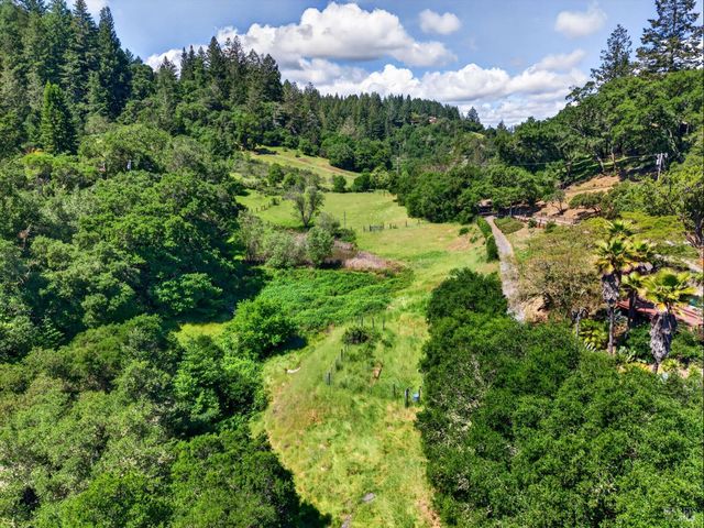 2348 Mill Creek Ln, Healdsburg, CA 95448