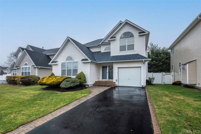 161 Cranberry Court, Melville, NY 11747