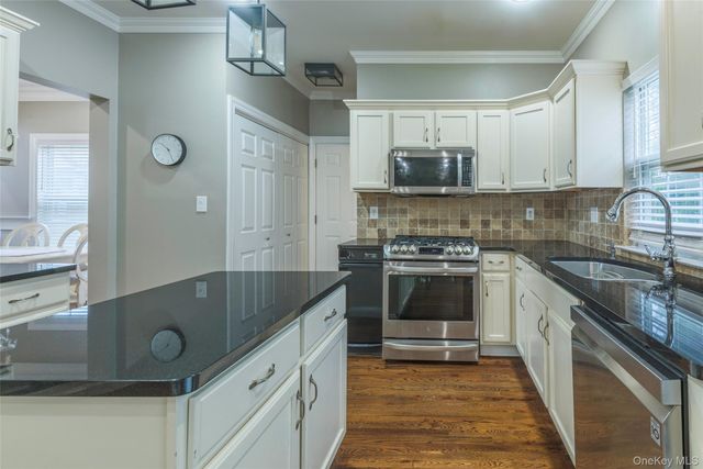 161 Cranberry Court, Melville, NY 11747