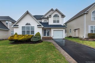 161 Cranberry Court, Melville, NY 11747