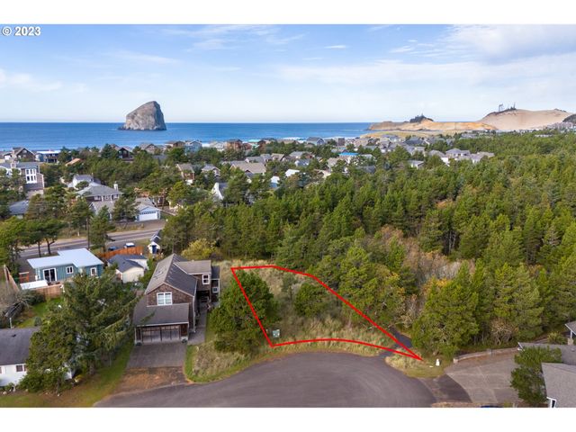 Williams 11100, Pacific City, OR 97135