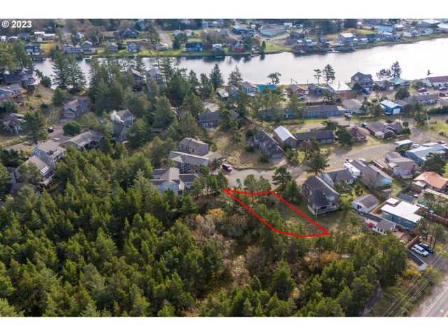 Williams 11100, Pacific City, OR 97135