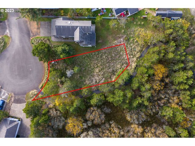 Williams 11100, Pacific City, OR 97135