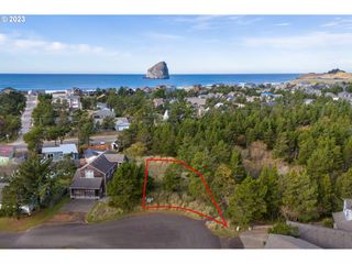 Williams 11100, Pacific City, OR 97135