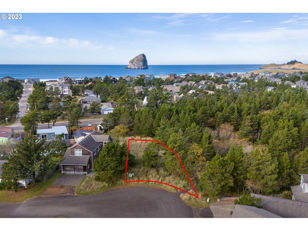 Williams 11100, Pacific City, OR 97135