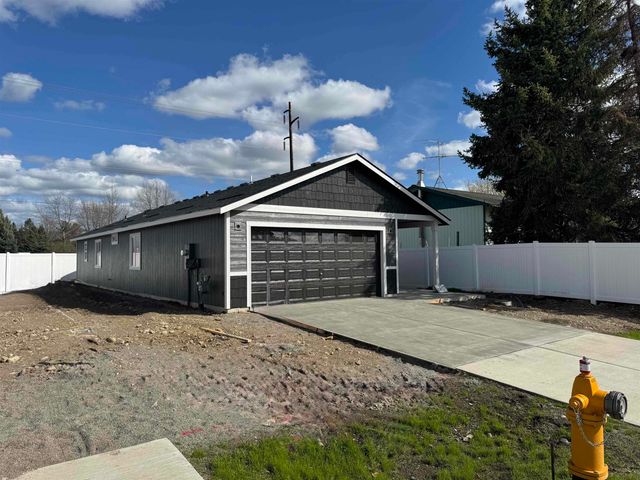 1013 S Century Rd, Spokane Valley, WA 99037