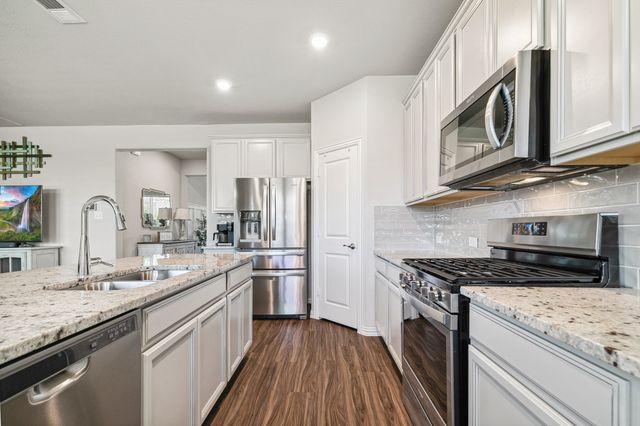 1904 Tomahawk Trail, Aubrey, TX 76227