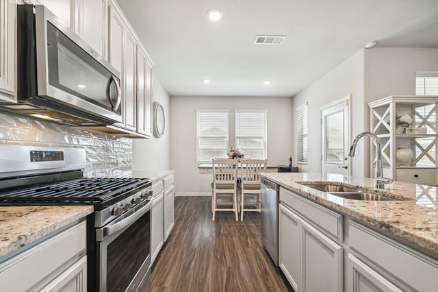 1904 Tomahawk Trail, Aubrey, TX 76227