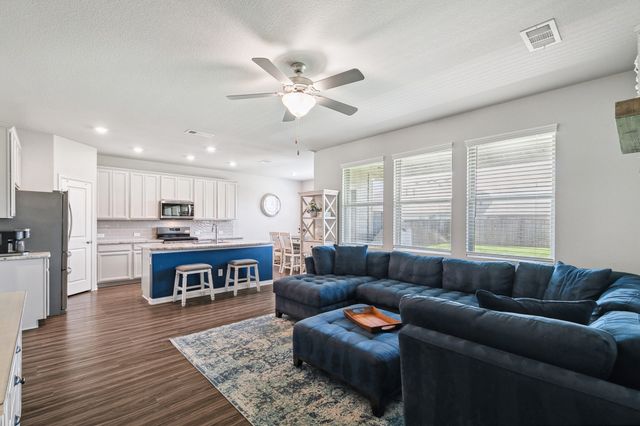 1904 Tomahawk Trail, Aubrey, TX 76227