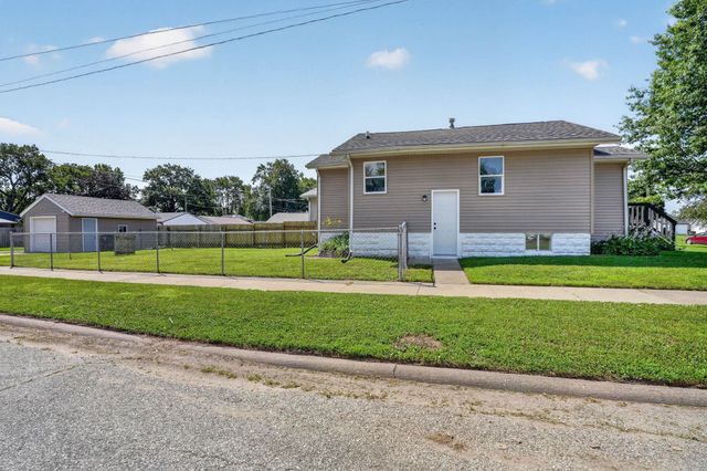 703 Magnolia Parkway, Waterloo, IA 50701