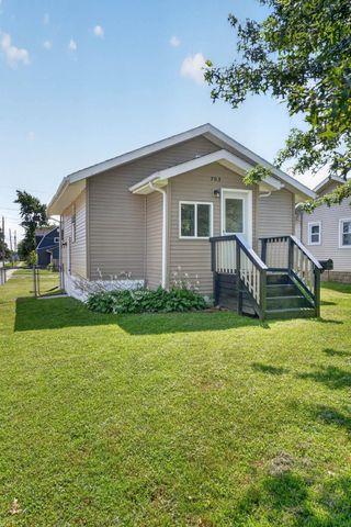 703 Magnolia Parkway, Waterloo, IA 50701