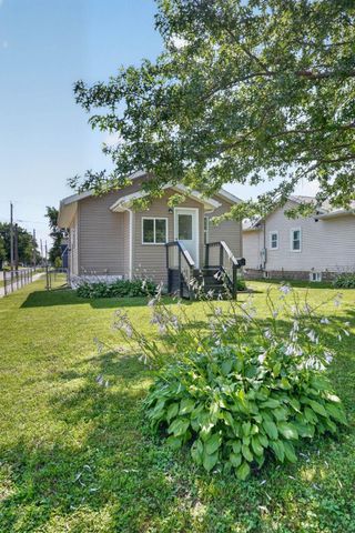 703 Magnolia Parkway, Waterloo, IA 50701