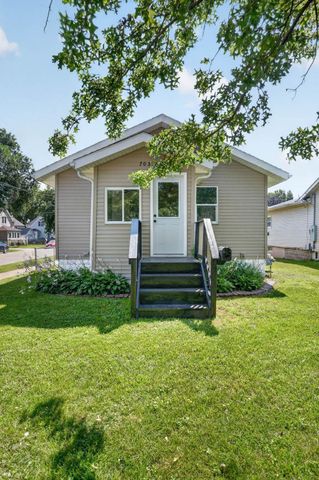 703 Magnolia Parkway, Waterloo, IA 50701
