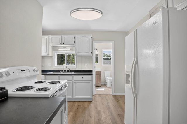 703 Magnolia Parkway, Waterloo, IA 50701