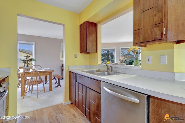 1854 Buccaneer Place, Anchorage, AK 99501