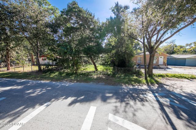 707 Kingston Avenue, Daytona Beach, FL 32114