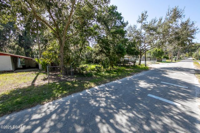 707 Kingston Avenue, Daytona Beach, FL 32114