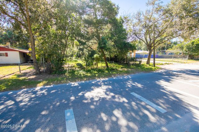 707 Kingston Avenue, Daytona Beach, FL 32114