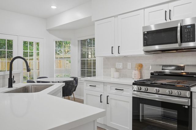 14611 Oak Chase Drive, Houston, TX 77062
