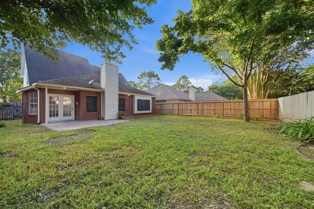 14611 Oak Chase Drive, Houston, TX 77062