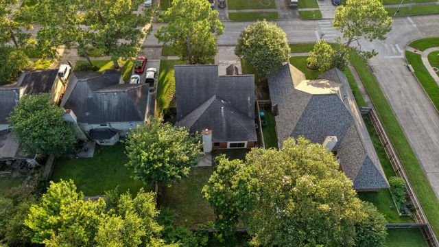 14611 Oak Chase Drive, Houston, TX 77062