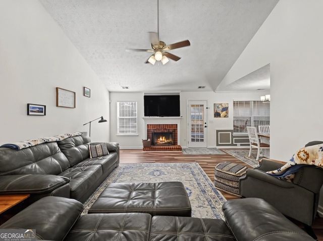 2705 Abbotts Glen Place NW, Acworth, GA 30101
