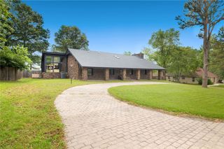 213 Suttle Drive, Springdale, AR 72764