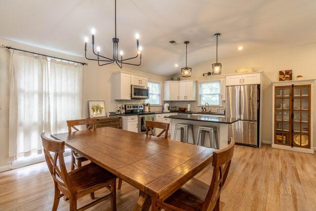 132 Stanley Road, Hamden, CT 06514