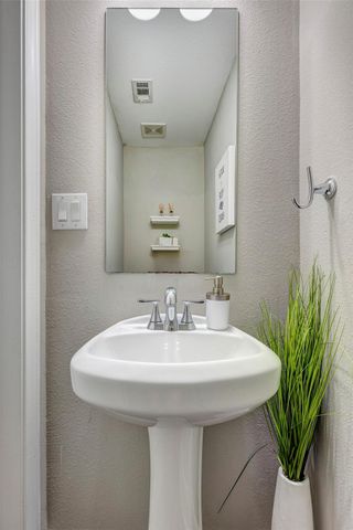 917 W 17th Street A, Houston, TX 77008