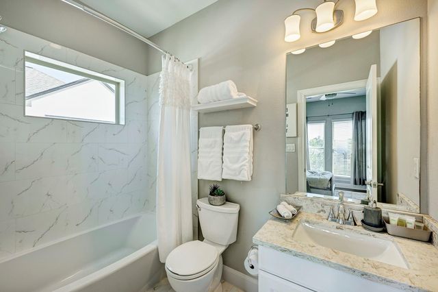 917 W 17th Street A, Houston, TX 77008