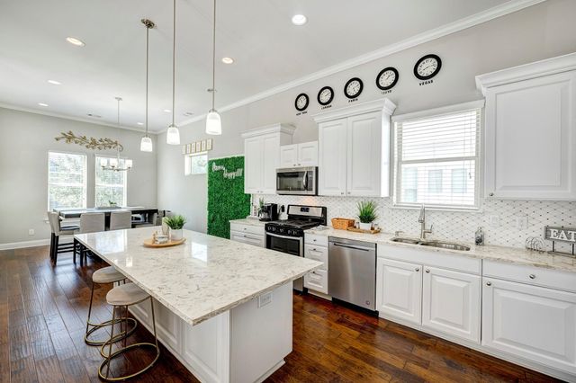 917 W 17th Street A, Houston, TX 77008