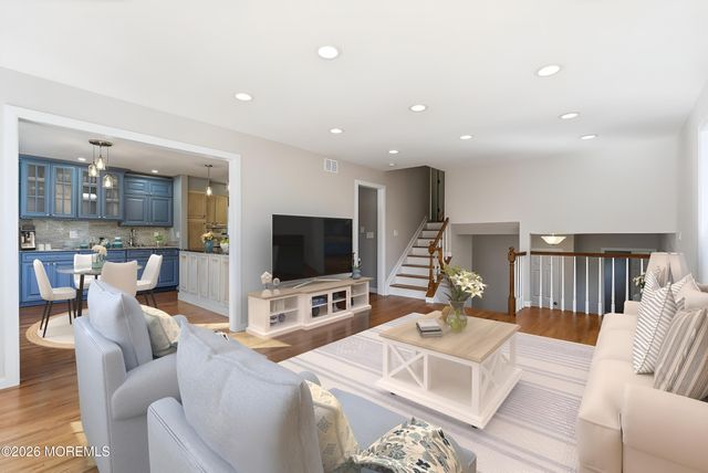 35 Redwood Drive, Toms River, NJ 08753