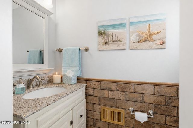 35 Redwood Drive, Toms River, NJ 08753