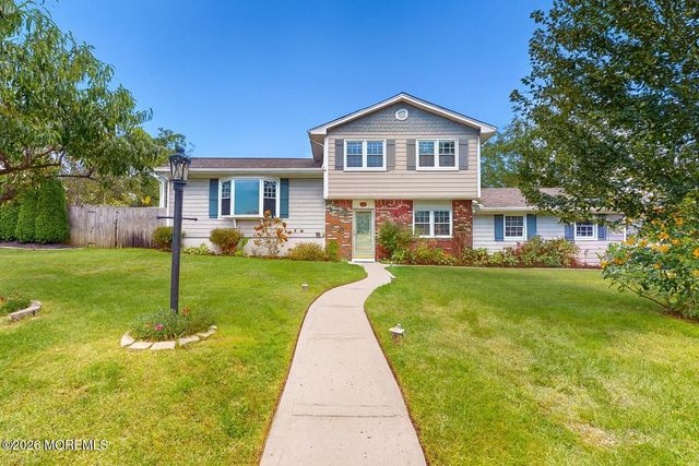 35 Redwood Drive, Toms River, NJ 08753