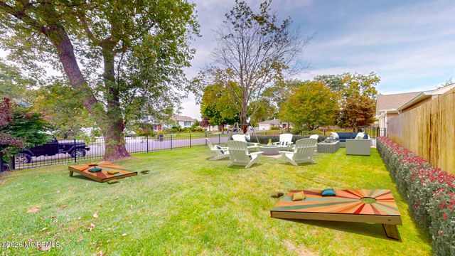 35 Redwood Drive, Toms River, NJ 08753