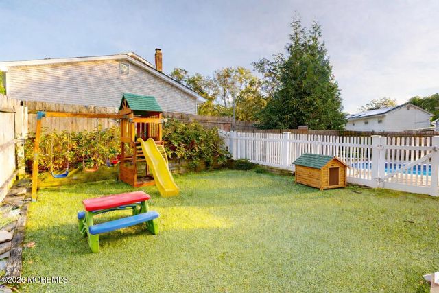 35 Redwood Drive, Toms River, NJ 08753