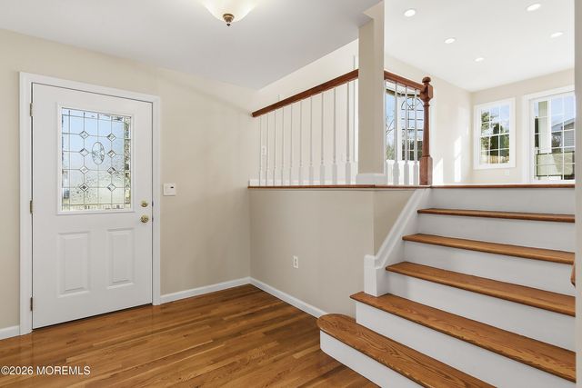 35 Redwood Drive, Toms River, NJ 08753