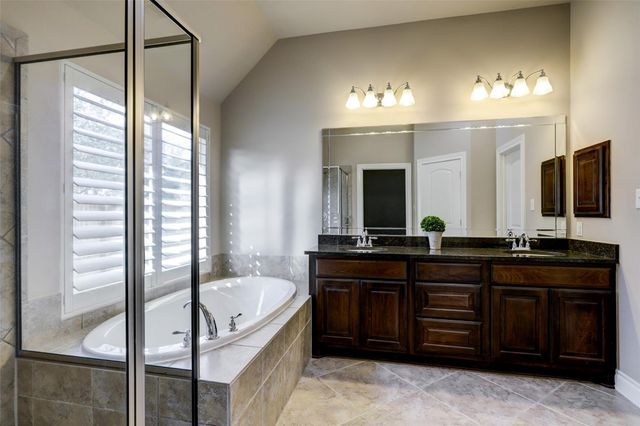 13506 Breakwater Path Loop, Houston, TX 77044