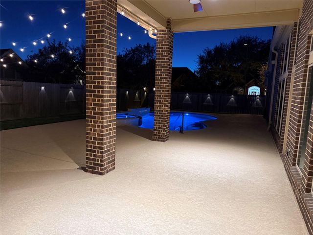 13506 Breakwater Path Loop, Houston, TX 77044