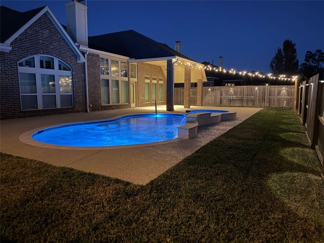 13506 Breakwater Path Loop, Houston, TX 77044