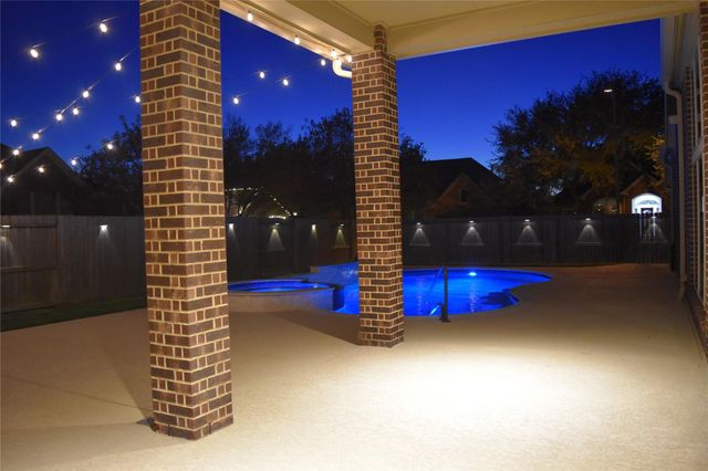 13506 Breakwater Path Loop, Houston, TX 77044