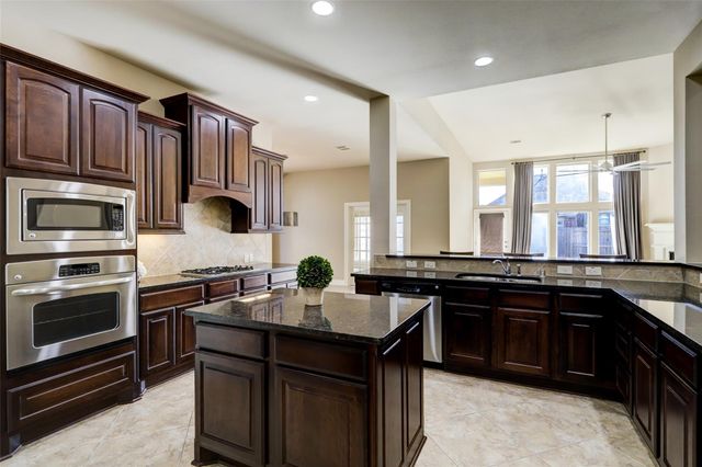 13506 Breakwater Path Loop, Houston, TX 77044