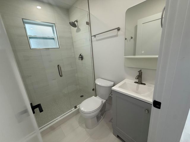 5909 S S Dixie Highway 2b, West Palm Beach, FL 33405