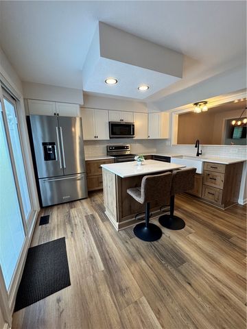 630 Hunting Creek Rd, Canonsburg, PA 15317