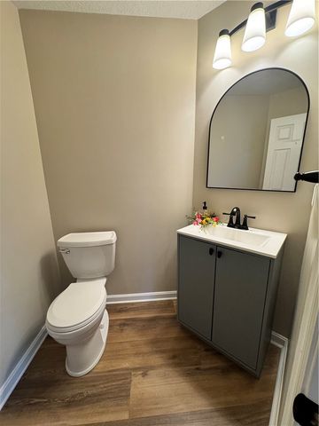 630 Hunting Creek Rd, Canonsburg, PA 15317
