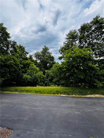 630 Hunting Creek Rd, Canonsburg, PA 15317