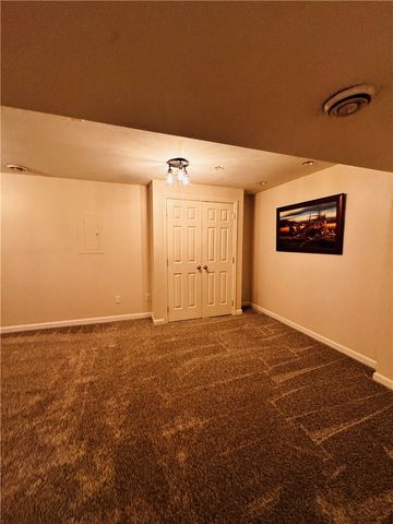 630 Hunting Creek Rd, Canonsburg, PA 15317
