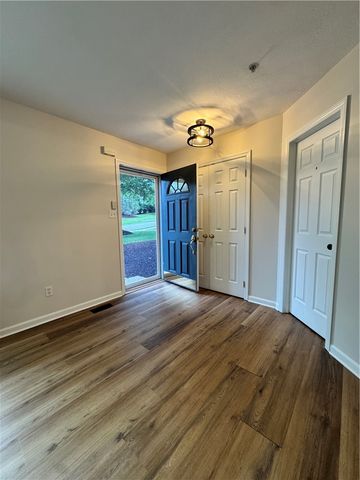630 Hunting Creek Rd, Canonsburg, PA 15317